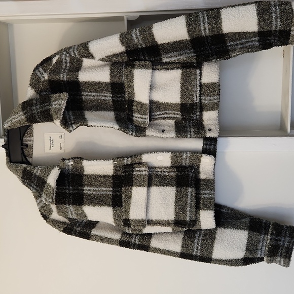 Abercrombie & Fitch Cropped Shacket Sherpa Plaid Teddy XS - Picture 17 of 17